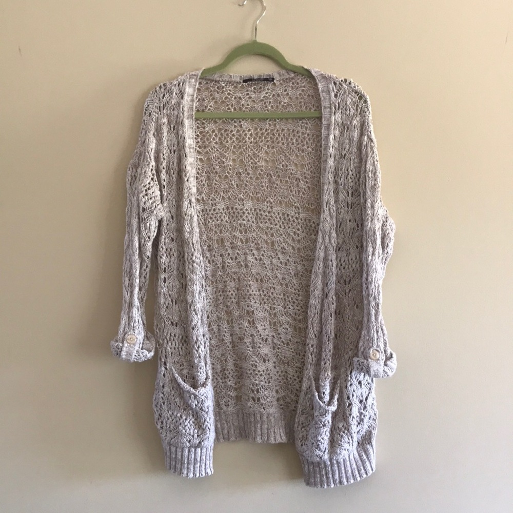 Diamond loose knit light tan cardigan.